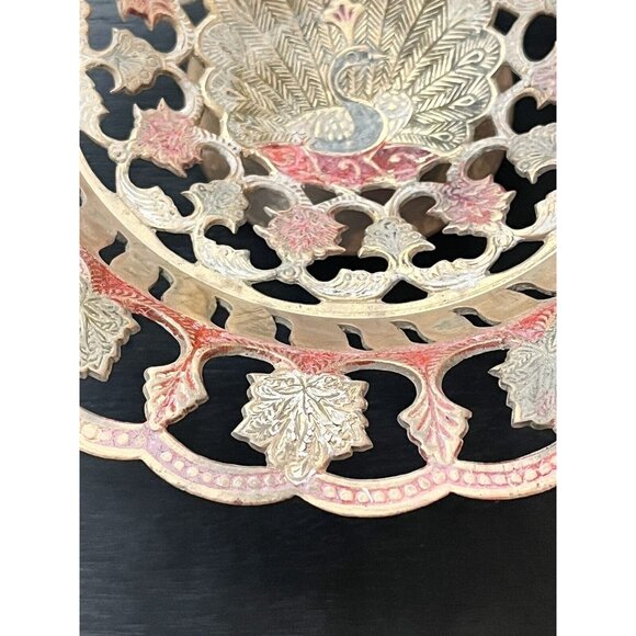 Brass footed filigree basket w handle peacock leaves moveable handle ornate - Picture 4 of 8
